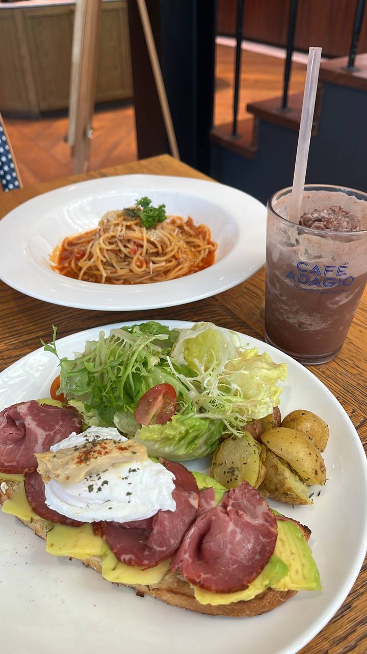Avocado toast and bolognese pasta